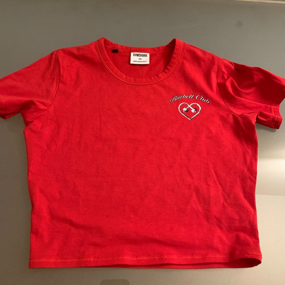 BNWT GYMSHARK SHORT SLEEVE GRAPHIC CROP TOP COTTON TEE RED SZ XS